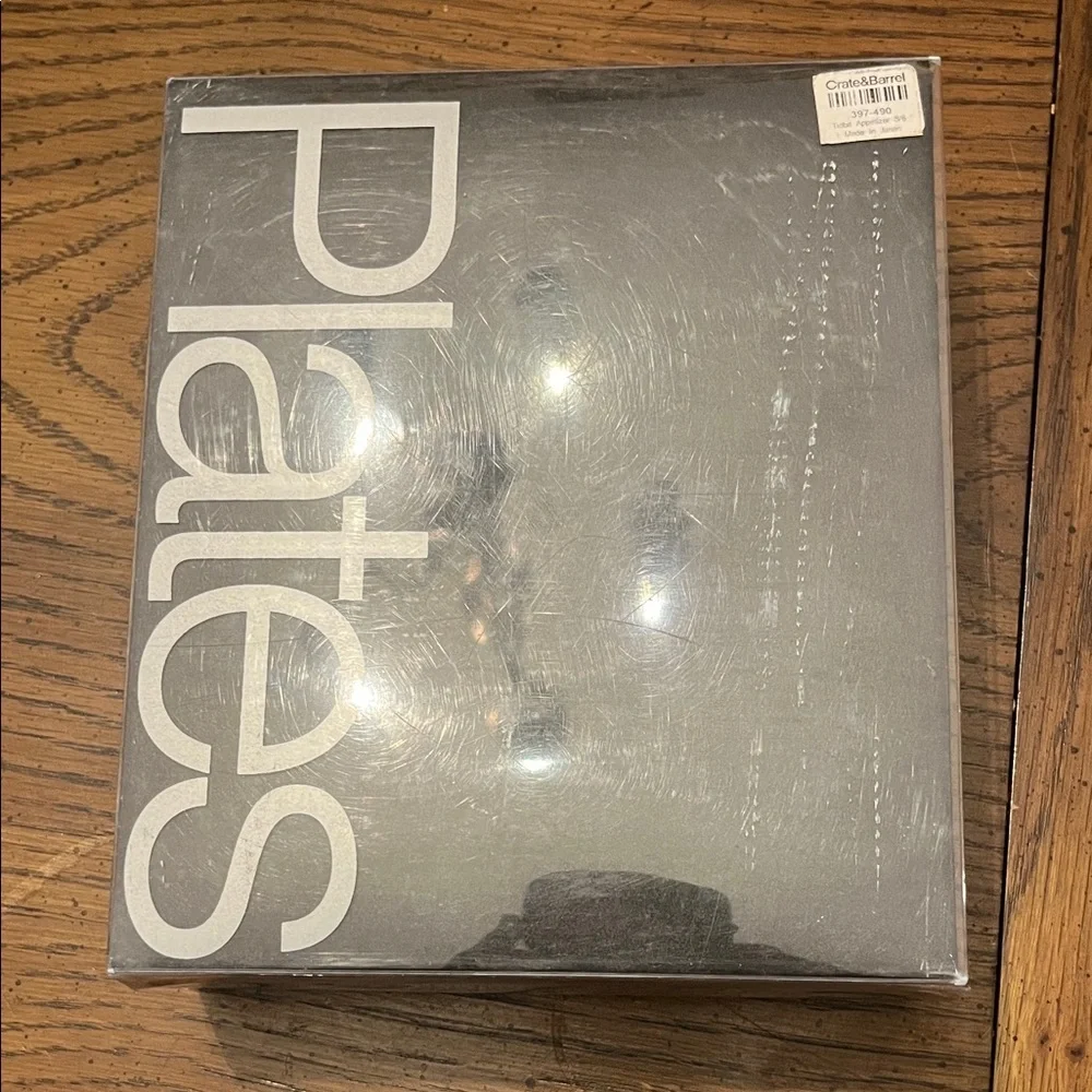 Crate‎ and Barrel Nancy Green Tidbits Appetizer Plates